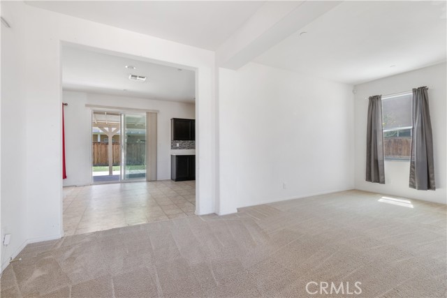 3720 Mount Whitney Avenue, Rosamond CA: https://media.crmls.org/medias/51616566-8e94-43f6-8c0e-b4e6aca79fbf.jpg