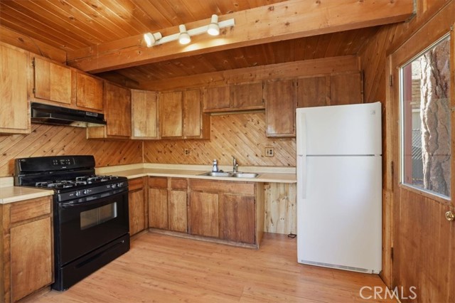 Detail Gallery Image 15 of 34 For 598 Maple, Sugarloaf,  CA 92386 - 2 Beds | 1/1 Baths