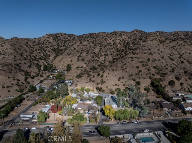 Detail Gallery Image 2 of 14 For 9515 La Tuna Canyon Rd, Sun Valley,  CA 91352 - 3 Beds | 3 Baths