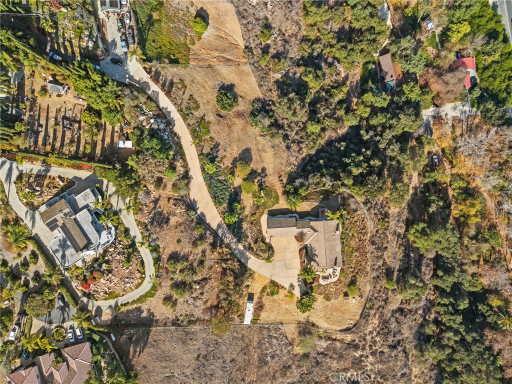 https://media.crmls.org/medias/5162da8d-3a85-44b4-827e-4f5795512a4d.jpg?preset=X-Large