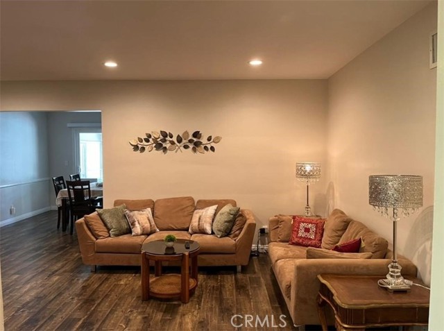 18221 Gresham Street, Northridge CA: https://media.crmls.org/medias/51640d52-39e3-47bb-be3b-b02024bb8e6f.jpg