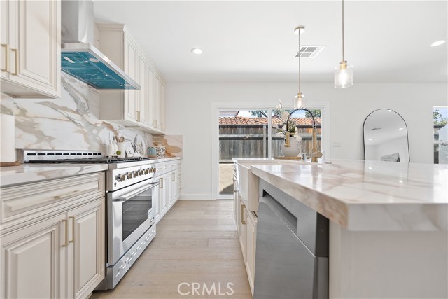 3991 Hubert Avenue, Los Angeles CA: https://media.crmls.org/medias/51651c47-602c-4069-a654-4b8f4940a7c0.jpg