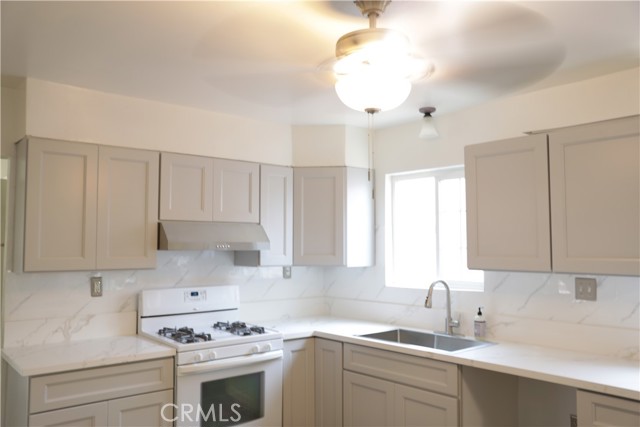 15154 Oliva Avenue, Paramount CA: https://media.crmls.org/medias/5166e4a0-a875-4ae0-8506-0c819de93329.jpg