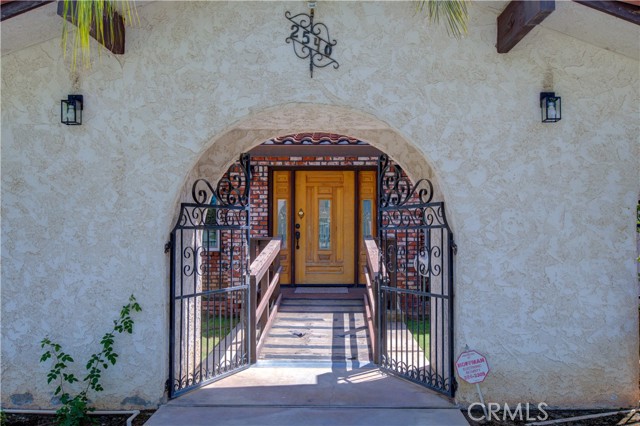 Detail Gallery Image 3 of 47 For 2540 E Childs Ave, Merced,  CA 95341 - 4 Beds | 3 Baths