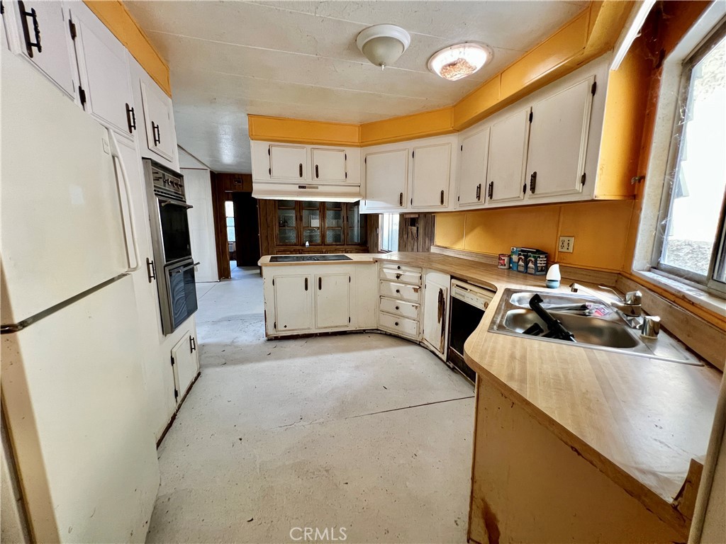 https://media.crmls.org/medias/51678314-e7d3-442f-90bd-2e66dc88978f.jpg?preset=X-Large