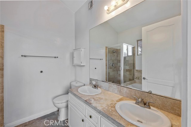 Detail Gallery Image 19 of 36 For 5027 Colfax Ave #1,  Valley Village,  CA 91601 - 3 Beds | 3 Baths