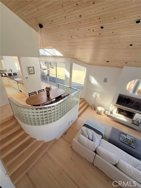 Detail Gallery Image 15 of 44 For 621 6th, Manhattan Beach,  CA 90266 - 3 Beds | 3/1 Baths