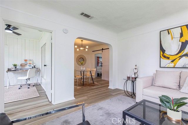 Detail Gallery Image 10 of 53 For 1038 Grover Ave, Glendale,  CA 91201 - 2 Beds | 2 Baths
