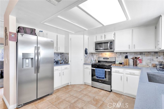 Detail Gallery Image 12 of 40 For 13493 Mesquite Rd, Apple Valley,  CA 92308 - 3 Beds | 2 Baths