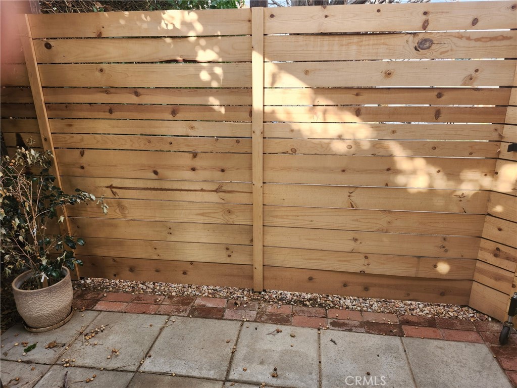 https://media.crmls.org/medias/5168c766-67d2-45a1-a1b5-ec01407e7ddc.jpg?preset=X-Large