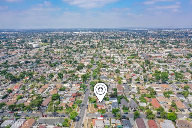 3825 Liberty Boulevard, South Gate CA: https://media.crmls.org/medias/51699d7e-2e49-49f7-a85e-2768b057157d.jpg