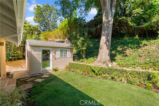 Detail Gallery Image 24 of 33 For 3629 Loadstone Dr, Sherman Oaks,  CA 91403 - 3 Beds | 2 Baths