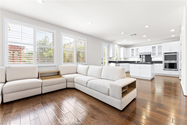 Detail Gallery Image 13 of 49 For 679 E Boxwood Ln, Azusa,  CA 91702 - 5 Beds | 4/1 Baths