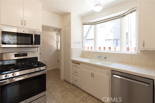 757 E Doran Street, Glendale CA: https://media.crmls.org/medias/516a73ee-bc52-49b2-bf02-9dc3f45b1042.jpg