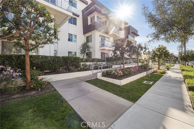 Detail Gallery Image 51 of 61 For 518 E Windsor #305,  Glendale,  CA 91205 - 2 Beds | 2 Baths