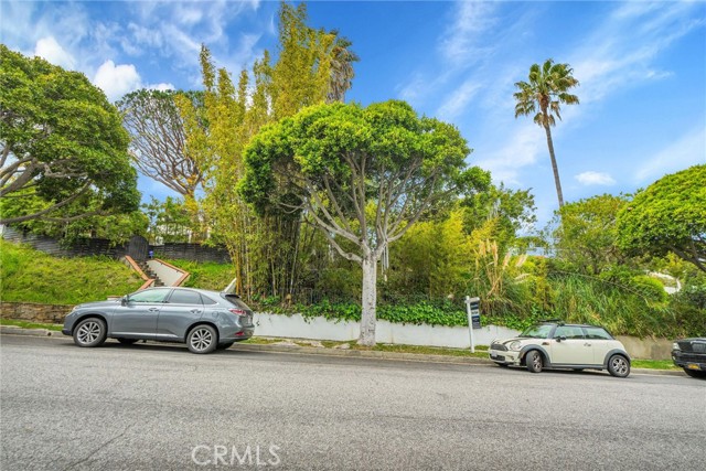 2025 Navy Street, Santa Monica CA: https://media.crmls.org/medias/516bcc68-fd0c-4fbd-92f7-5ca8aae9c734.jpg
