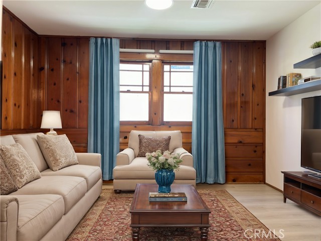 Detail Gallery Image 13 of 35 For 408 W Dryden St, Glendale,  CA 91202 - 2 Beds | 1/1 Baths