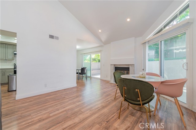Detail Gallery Image 14 of 30 For 80 Stanford Ct #40,  Irvine,  CA 92612 - 2 Beds | 2 Baths