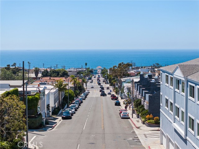 720 Manhattan Beach, Manhattan Beach, California 90266, 2 Bedrooms Bedrooms, ,2 BathroomsBathrooms,Residential,For Sale,Manhattan Beach,SB26077067