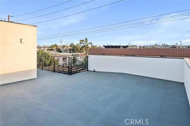 2321 Vanderbilt Lane, Redondo Beach, California 90278, 6 Bedrooms Bedrooms, ,2 BathroomsBathrooms,Residential,Sold,Vanderbilt,CV20231019