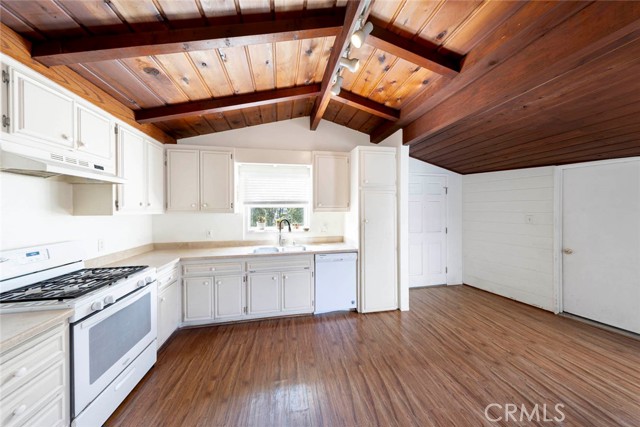 Detail Gallery Image 11 of 39 For 143 Avenida Pelayo, San Clemente,  CA 92672 - 3 Beds | 2 Baths