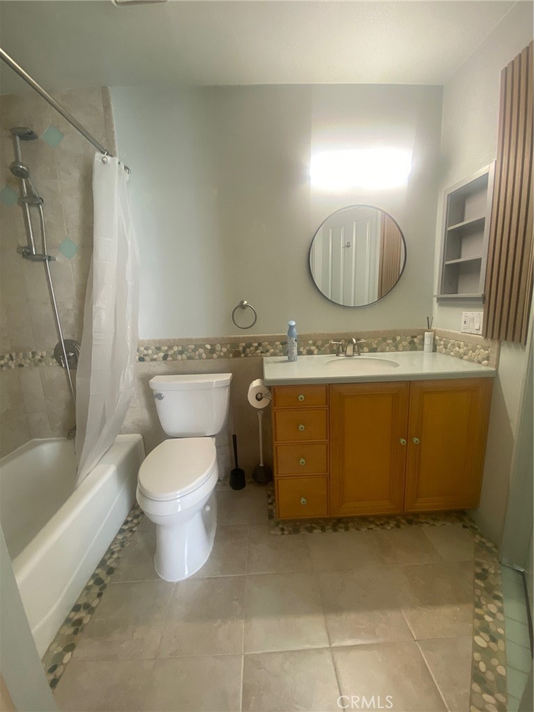 https://media.crmls.org/medias/516e649e-33f1-466a-8de2-df0044bed5de.jpg?preset=X-Large