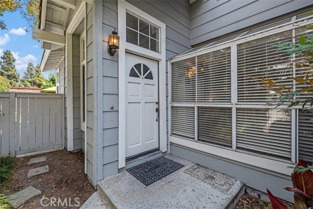 13562 Mahogany Place, Tustin CA: https://media.crmls.org/medias/516f5ef9-e005-43b4-a566-62d45f622547.jpg