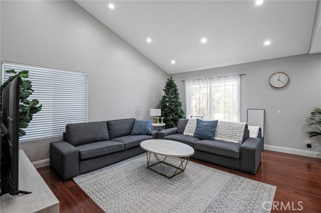 Detail Gallery Image 5 of 37 For 72 Cape Cod, Irvine,  CA 92620 - 4 Beds | 2/1 Baths