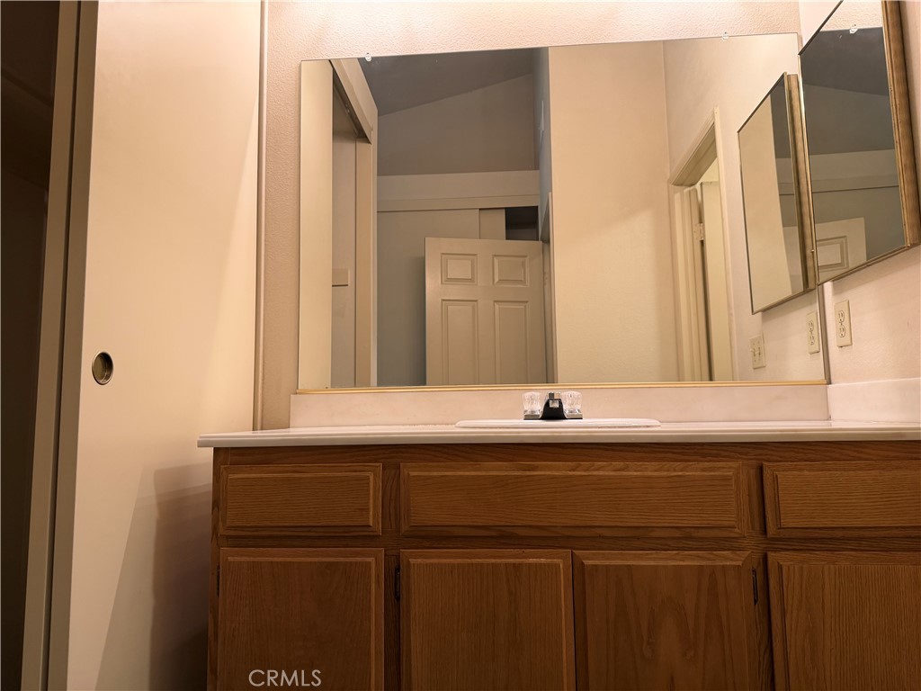 https://media.crmls.org/medias/51705cdf-e9e4-4c73-9ecd-71a65e070776.jpg?preset=X-Large
