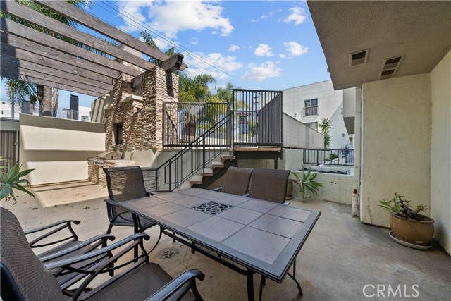 Detail Gallery Image 17 of 18 For 4702 Fulton Ave #304,  Sherman Oaks,  CA 91423 - 2 Beds | 2 Baths