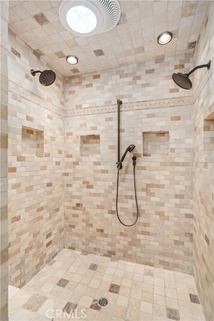 1609 Silvia Avenue, Lancaster CA: https://media.crmls.org/medias/51717559-e372-4b63-8ca0-0b90fabb5ca6.jpg