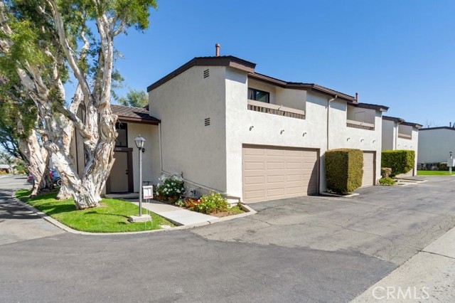 Detail Gallery Image 2 of 26 For 19091 E Country Hollow # 34, Orange,  CA 92869 - 2 Beds | 2/1 Baths