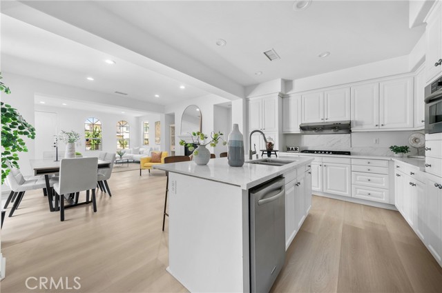 97 Twin Gables, Irvine CA: https://media.crmls.org/medias/5172ca73-b967-48a7-a93e-c10920a0cc24.jpg
