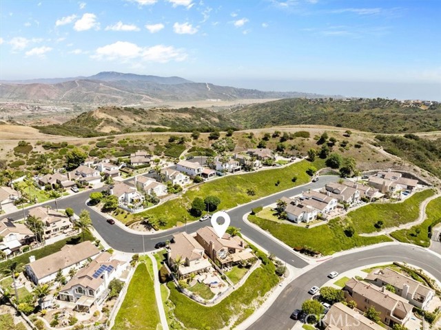 42 Paseo Alba, San Clemente CA: https://media.crmls.org/medias/51731ae0-41c0-4b47-a8c4-5d8885bbb45e.jpg