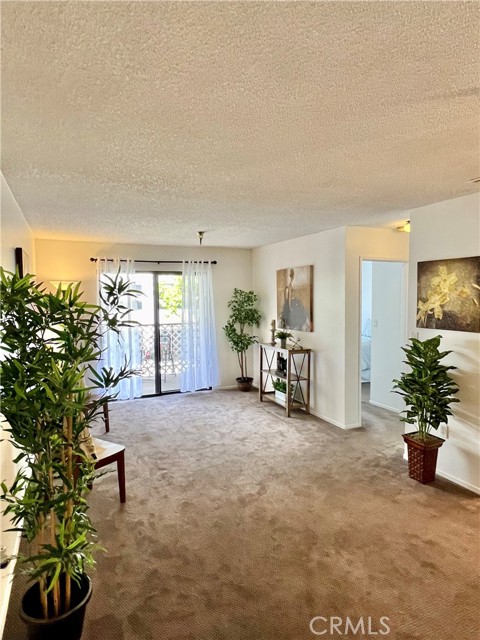 Detail Gallery Image 2 of 13 For 18900 Delaware St #218,  Huntington Beach,  CA 92648 - 1 Beds | 1 Baths