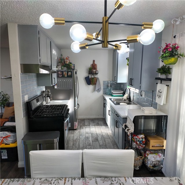 Detail Gallery Image 9 of 23 For 9754 5th Ave, Hesperia,  CA 92345 - 2 Beds | 1 Baths