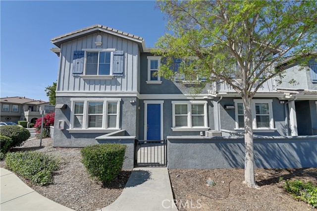 Detail Gallery Image 2 of 49 For 26335 Iris Ave #D,  Moreno Valley,  CA 92555 - 3 Beds | 3 Baths