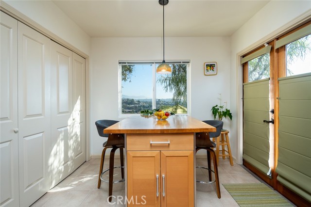 Detail Gallery Image 16 of 58 For 1404 Corona Dr, Glendale,  CA 91205 - 4 Beds | 2/1 Baths