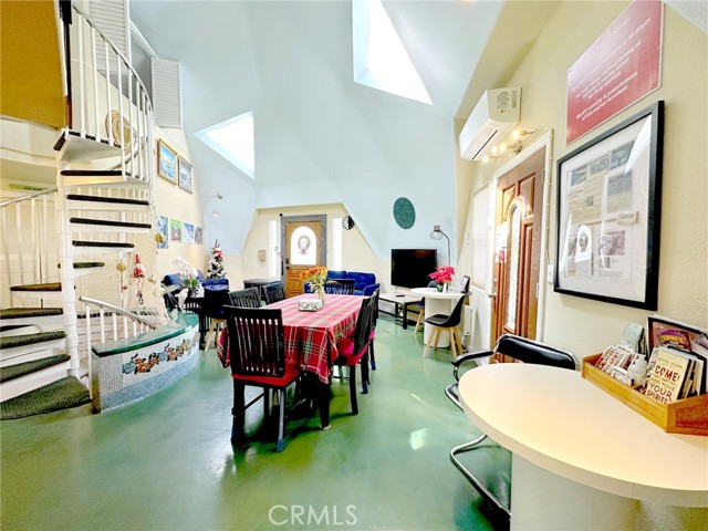 Detail Gallery Image 4 of 42 For 24998 Jewel, Crestline,  CA 92325 - 4 Beds | 3 Baths