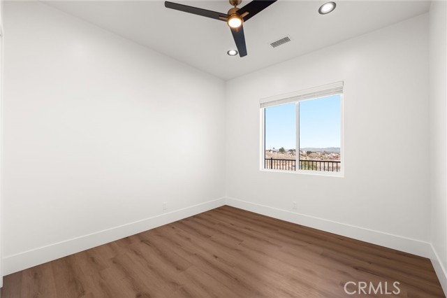 Detail Gallery Image 9 of 72 For 17840 Talisman St, Hesperia,  CA 92345 - 4 Beds | 3/1 Baths