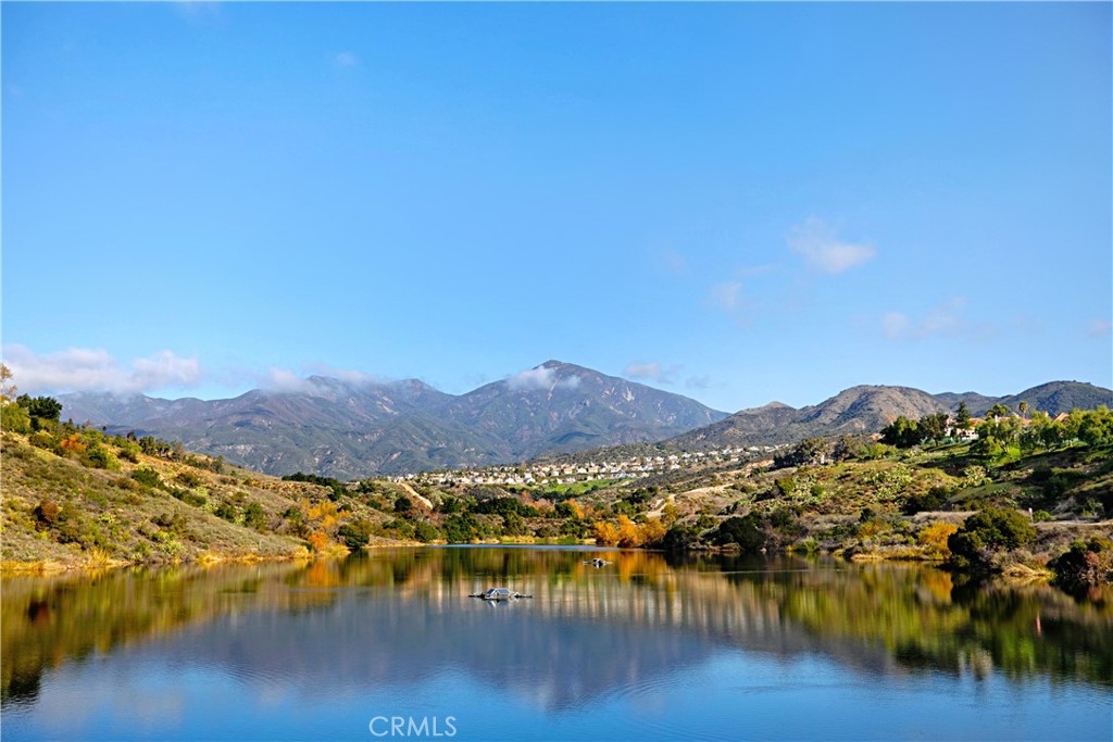 https://media.crmls.org/medias/51757a2b-1d21-4544-bcbb-1e49a0d60dcf.jpg?preset=X-Large
