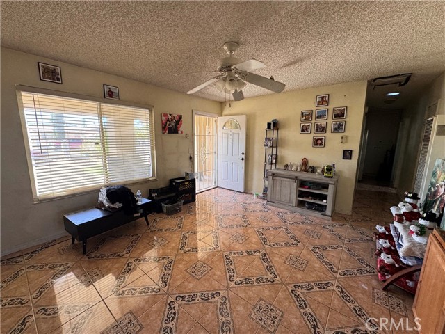 Detail Gallery Image 2 of 19 For 761 Arbor Way, Barstow,  CA 92311 - 3 Beds | 2 Baths