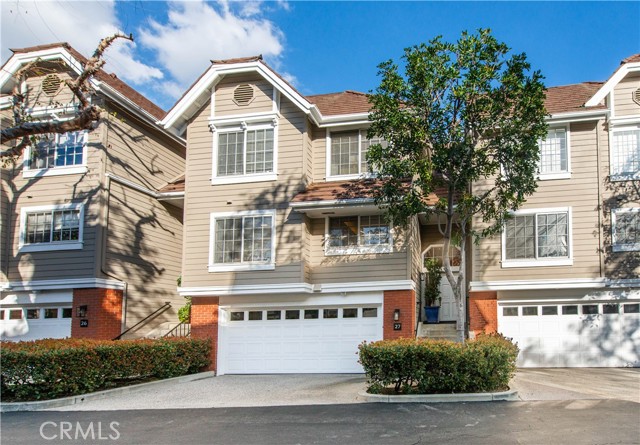 Detail Gallery Image 1 of 1 For 20950 Oxnard St #27,  Woodland Hills,  CA 91367 - 3 Beds | 2/1 Baths