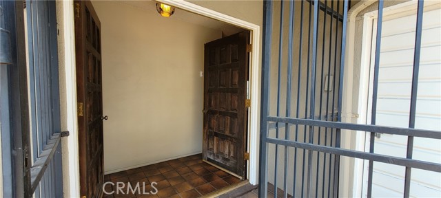 6002 Springvale Drive, Los Angeles CA: https://media.crmls.org/medias/51771bd3-65ea-4bb7-8572-7226df8713bb.jpg