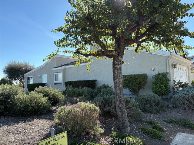 Detail Gallery Image 2 of 8 For 22776 Montalvo Rd, Laguna Niguel,  CA 92677 - 2 Beds | 2 Baths