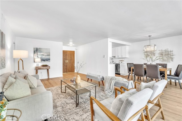 330 W California Boulevard, Pasadena CA: https://media.crmls.org/medias/5177cb6f-25e4-418c-823b-28244640da8f.jpg