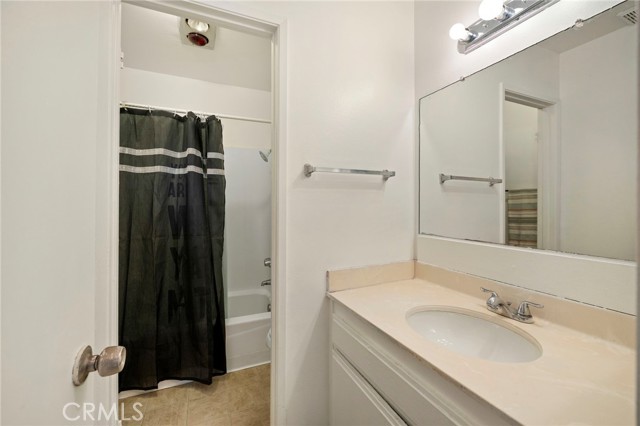 Detail Gallery Image 17 of 39 For 818 W Lambert Rd #B,  La Habra,  CA 90631 - 2 Beds | 1/1 Baths