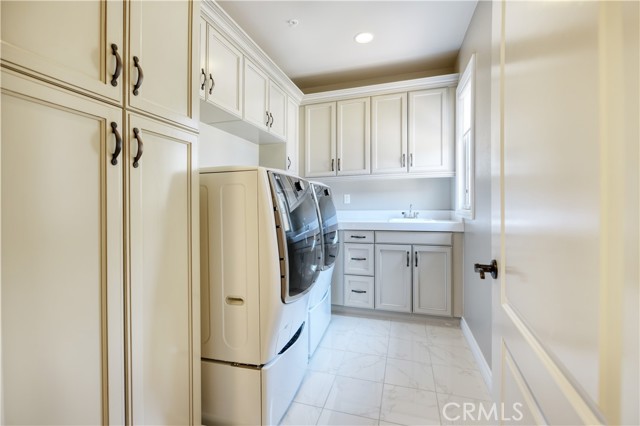 46 Shadybend, Irvine CA: https://media.crmls.org/medias/517889d0-21d9-48a6-8bfb-070f344245e1.jpg