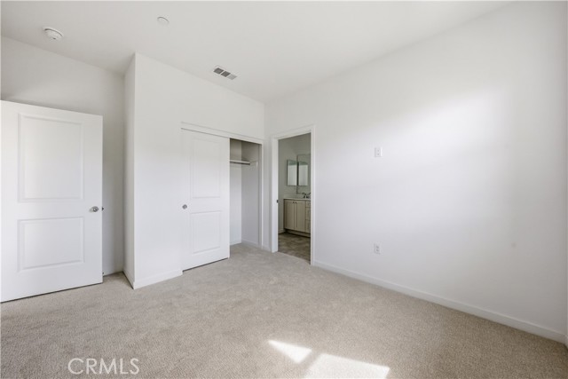 Detail Gallery Image 24 of 31 For 9427 N Sepulveda Blvd. #5,  North Hills,  CA 91343 - 3 Beds | 2/1 Baths