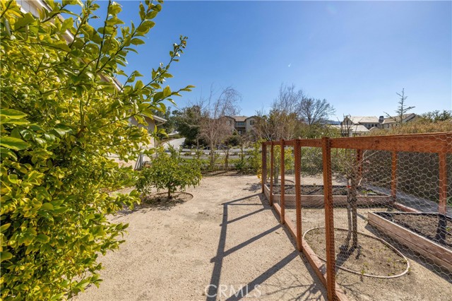 Detail Gallery Image 53 of 68 For 15905 Mandalay Rd, Canyon Country,  CA 91387 - 4 Beds | 3/1 Baths